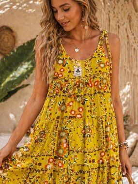 Easel Los Angeles Yellow Floral Boho Dress Size Medium Tiered Sundress